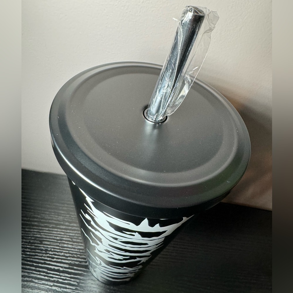 ✨🆕 HTF Dolls Kill Black & White Exclusive Tumbler - Picture 5 of 11